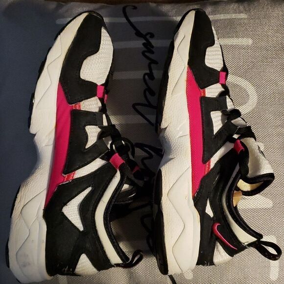 Nike 1994 vintage tensile air tennies. White,black,pink, size 10 - Picture 5 of 6